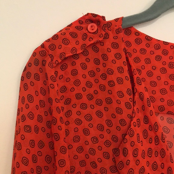 Sheer orange blouse with fun pattern! - Picture 5 of 7
